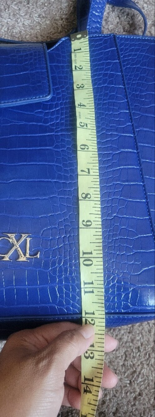 Cobalt blue tote bag with crocodile embossing and logo detail - Picture 8 of 16